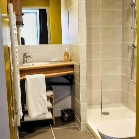 Logis Les 7 Freres Lägenhetshotell
