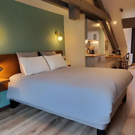 Logis Les 7 Freres Apart-hotel 3*