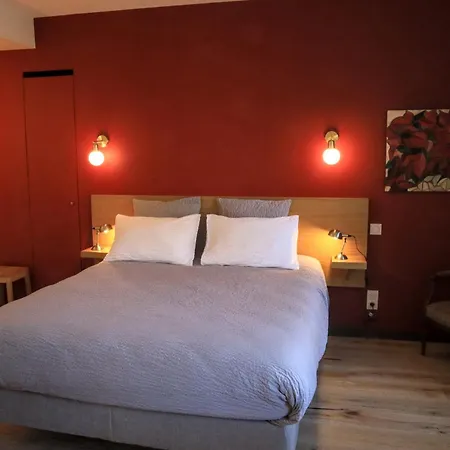 Logis Les 7 Freres Lägenhetshotell 3*