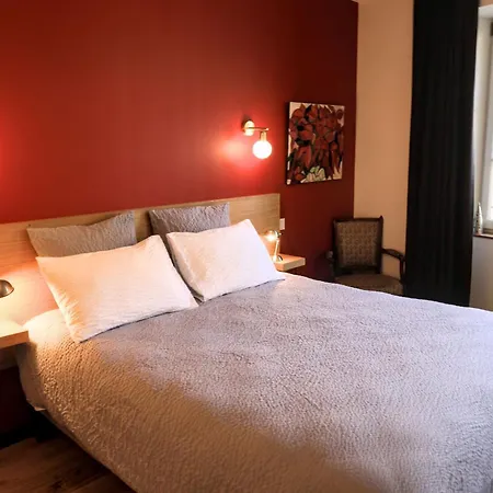 Logis Les 7 Freres Lägenhetshotell Monestier-de-Clermont