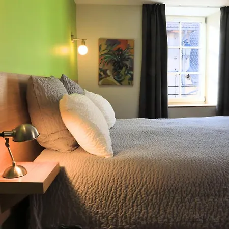 Lägenhetshotell Logis Les 7 Freres 3*