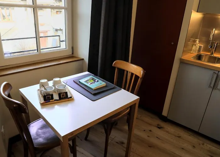 Logis Les 7 Freres Apart-hotel 3*