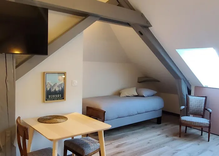 Logis Les 7 Freres 3* Monestier-de-Clermont