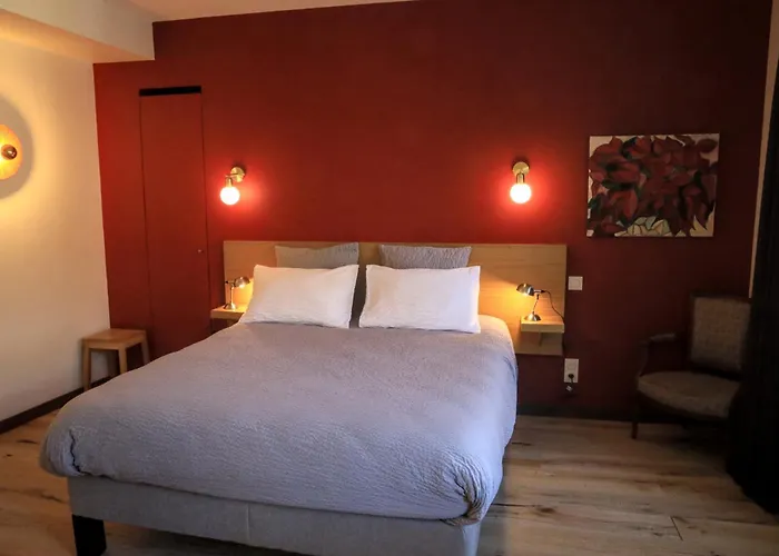 Logis Les 7 Freres Apart-hotel 3*